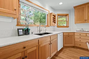 33844 SE White Oak Rd, Corvallis, OR 97333 - Photo 9