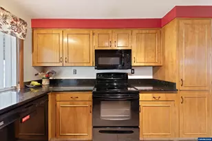1044 Chestnut St NW, Salem, OR 97304 - Photo 11