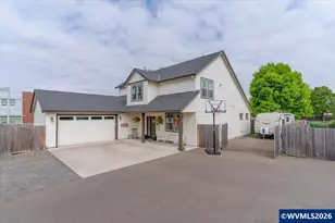 431 Grant St, Silverton, OR 97381 - Photo 3