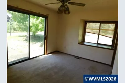 888 Meadows Ln SE, Jefferson, OR 97352 - Photo 7