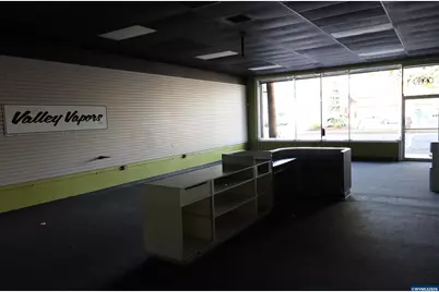 1071 Commercial St SE #1071, Salem, OR 97302 - Photo 11