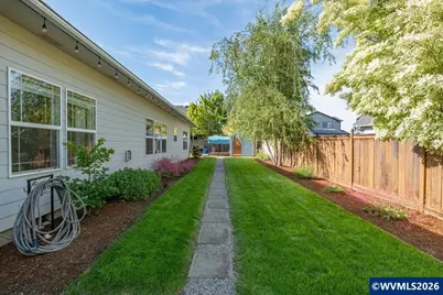 326 NE Berry St, Sublimity, OR 97385 - Photo 29
