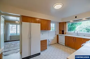1960 E Nob Hill St SE, Salem, OR 97302 - Photo 13