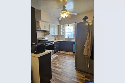 820 SW 5th St, Corvallis, OR 97333 - Photo 11