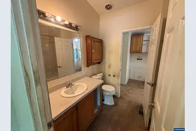 390 Montgomery St, Falls City, OR 97344 - Photo 15