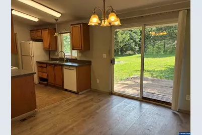 390 Montgomery St, Falls City, OR 97344 - Photo 11