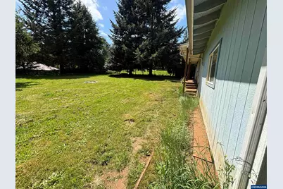 390 Montgomery St, Falls City, OR 97344 - Photo 5