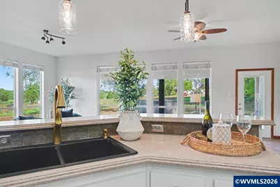14055 Dallas Coast Hwy, Dallas, OR 97338 - Photo 17