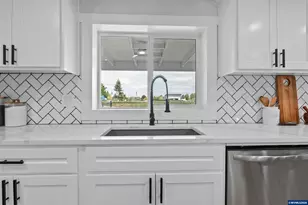 1405 Main St E, Monmouth, OR 97361 - Photo 7