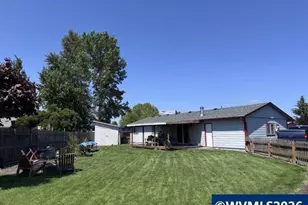 1270 Pine Ct, Independence, OR 97351 - Photo 9