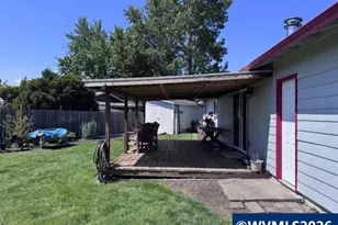 1270 Pine Ct, Independence, OR 97351 - Photo 7