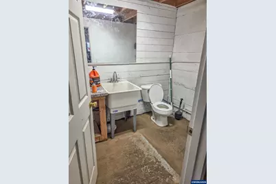 2721 S Main St, Lebanon, OR 97355 - Photo 23