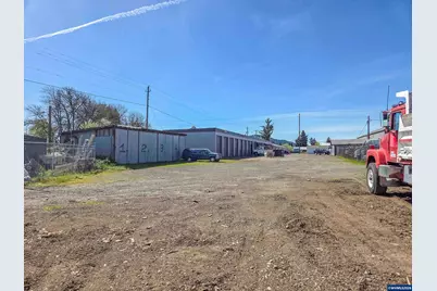 2721 S Main St, Lebanon, OR 97355 - Photo 9