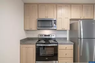 3124 Surfwood Dr NE, Salem, OR 97305 - Photo 9