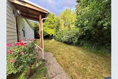 1060 Hickory St NE, Salem, OR 97301 - Photo 23