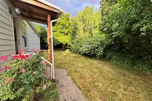 1060 Hickory St NE, Salem, OR 97301 - Photo 23