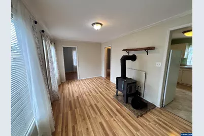 1060 Hickory St NE, Salem, OR 97301 - Photo 7