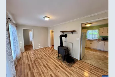 1060 Hickory St NE, Salem, OR 97301 - Photo 7