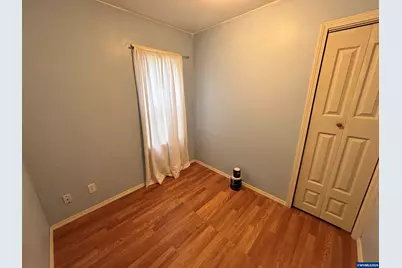 1060 Hickory St NE, Salem, OR 97301 - Photo 11