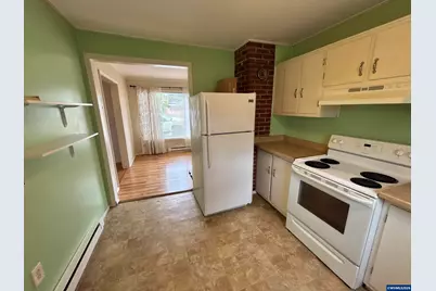 1060 Hickory St NE, Salem, OR 97301 - Photo 13