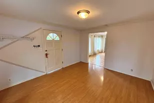 1060 Hickory St NE, Salem, OR 97301 - Photo 5