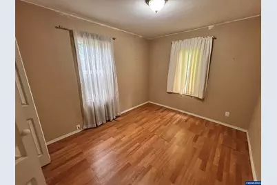 1060 Hickory St NE, Salem, OR 97301 - Photo 15