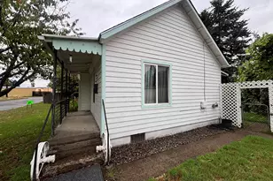 1060 Hickory St NE, Salem, OR 97301 - Photo 3