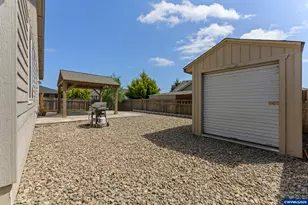 1493 SE Huckleberry Ave, Dallas, OR 97338 - Photo 35