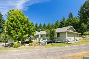 39711 Lacomb Dr, Lebanon, OR 97355 - Photo 1