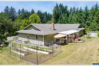 39711 Lacomb Dr, Lebanon, OR 97355 - Photo 31