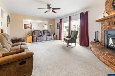 39711 Lacomb Dr, Lebanon, OR 97355 - Photo 17
