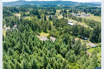 39711 Lacomb Dr, Lebanon, OR 97355 - Photo 33