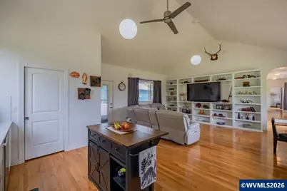 28600 Jones Dr, Sweet Home, OR 97386 - Photo 5