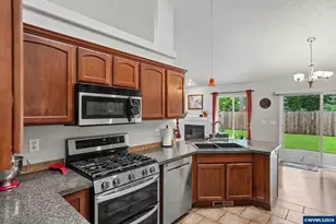 632 W Maple St, Stayton, OR 97383 - Photo 11