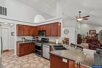 632 W Maple St, Stayton, OR 97383 - Photo 7