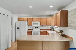 8768 Box Elder St, Corvallis, OR 97330 - Photo 11