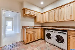 875 Sand Ave, Eugene, OR 97401 - Photo 23