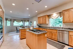 875 Sand Ave, Eugene, OR 97401 - Photo 7