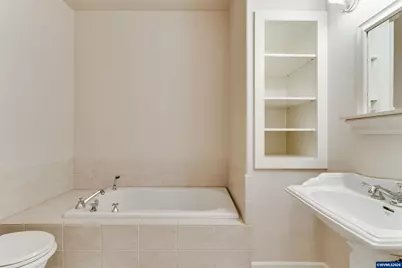 875 Sand Av, Eugene, OR 97401 - Photo 13
