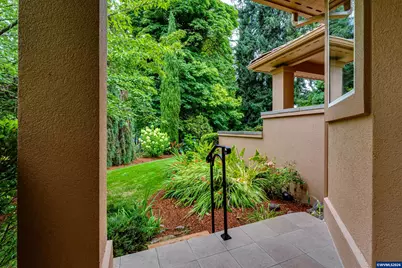 875 Sand Av, Eugene, OR 97401 - Photo 29