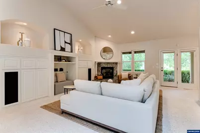 875 Sand Av, Eugene, OR 97401 - Photo 9