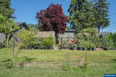310 Chicago St NE, Albany, OR 97321 - Photo 37