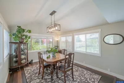 208 NW Lewisburg Av, Corvallis, OR 97330 - Photo 13