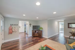 208 NW Lewisburg Ave, Corvallis, OR 97330 - Photo 7