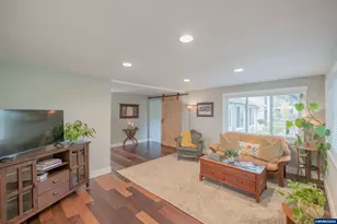 208 NW Lewisburg Ave, Corvallis, OR 97330 - Photo 5
