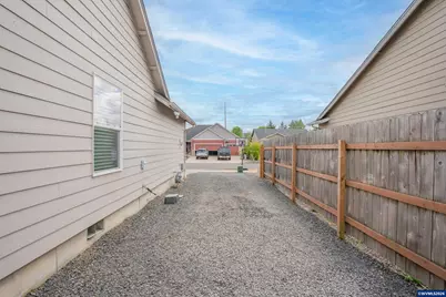 191 E Jadon Dr, Lebanon, OR 97355 - Photo 33