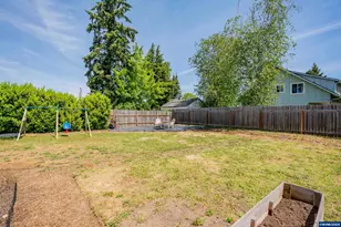 153 S 6th St, Lebanon, OR 97355 - Photo 21