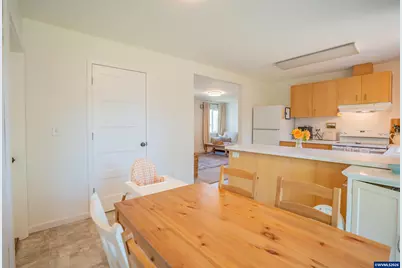 153 S 6th St, Lebanon, OR 97355 - Photo 9