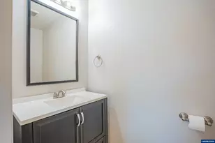 153 S 6th St, Lebanon, OR 97355 - Photo 19