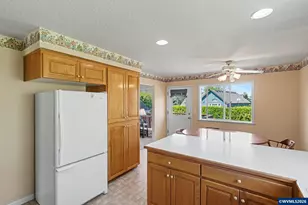 2041 Rollin Ave NW, Salem, OR 97304 - Photo 11
